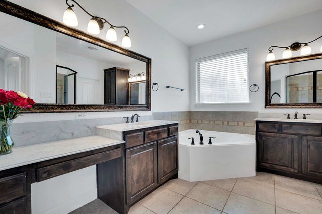 3205 Meadow Ridge Drive, Midlothian, TX 76065