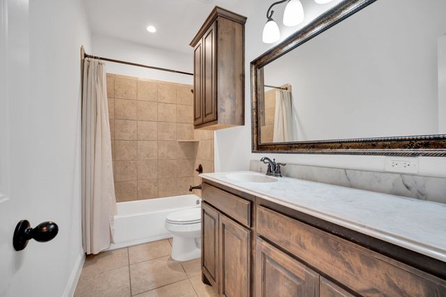 3205 Meadow Ridge Drive, Midlothian, TX 76065