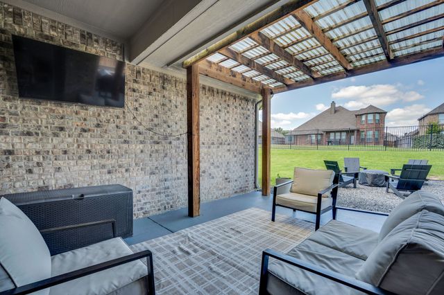 3205 Meadow Ridge Drive, Midlothian, TX 76065