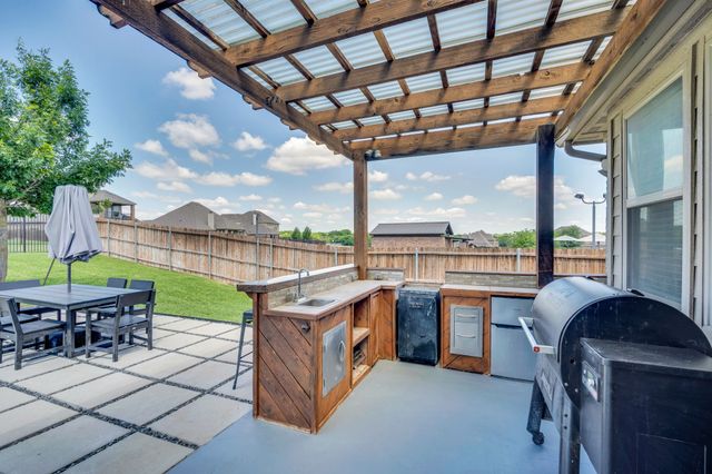 3205 Meadow Ridge Drive, Midlothian, TX 76065