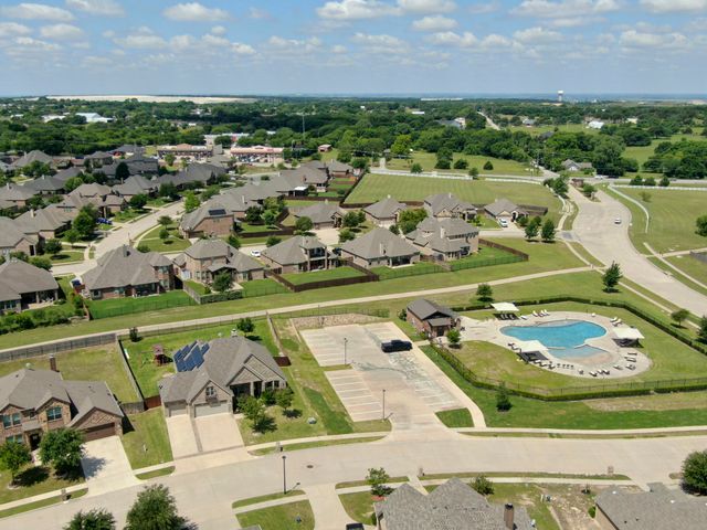 3205 Meadow Ridge Drive, Midlothian, TX 76065