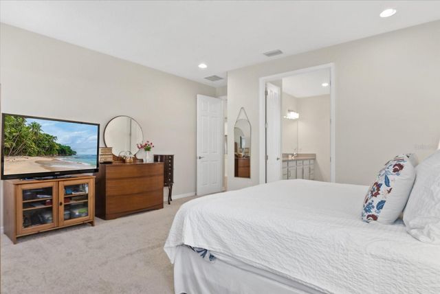 4607 RAINWATER GLEN, Bradenton, FL 34211