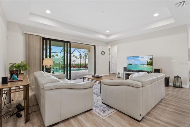 4607 RAINWATER GLEN, Bradenton, FL 34211