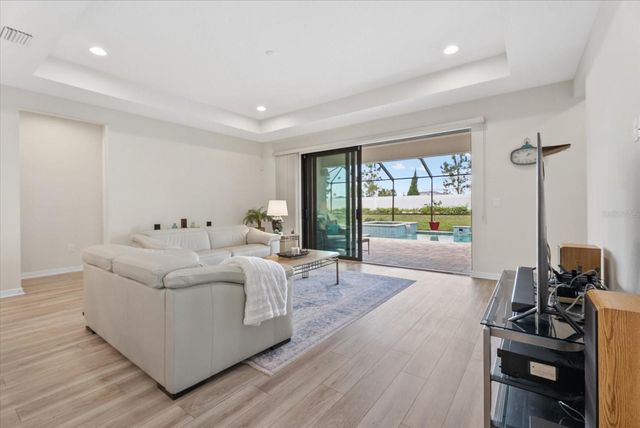 4607 RAINWATER GLEN, Bradenton, FL 34211