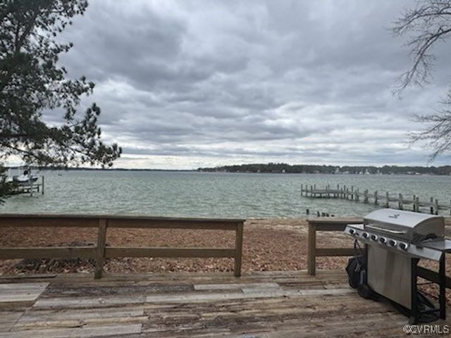 791 Stove Point Rd, Deltaville, VA 23043