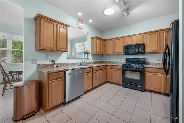 750 Pentwater Road, Romeoville, IL 60446