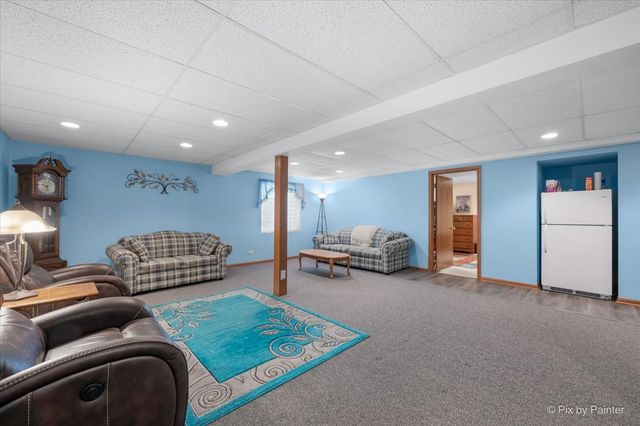750 Pentwater Road, Romeoville, IL 60446
