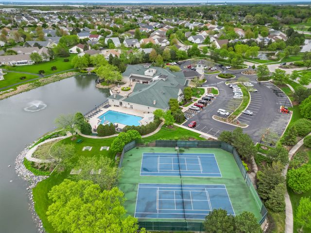 750 Pentwater Road, Romeoville, IL 60446