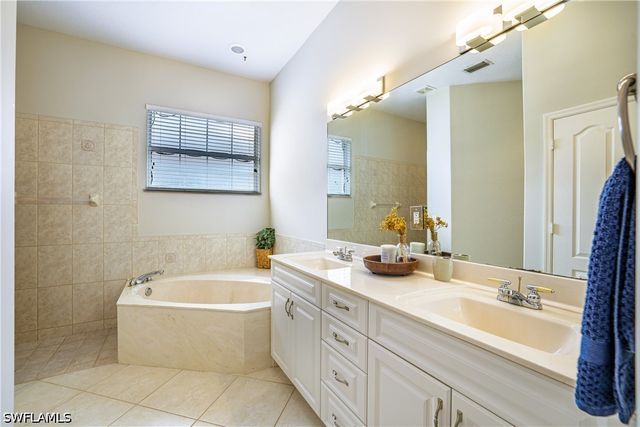 5235 Malvern CT, Naples, FL 34112