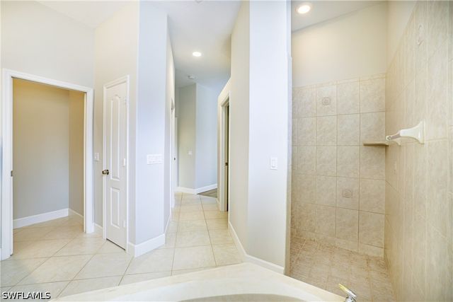 5235 Malvern CT, Naples, FL 34112