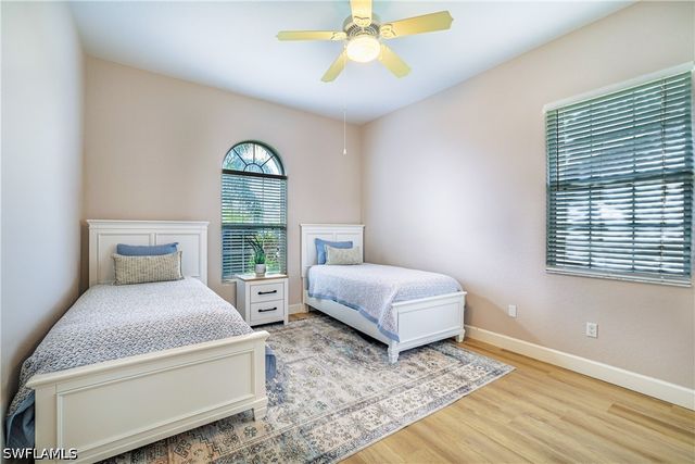 5235 Malvern CT, Naples, FL 34112