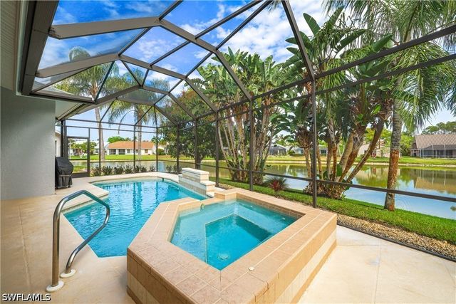 5235 Malvern CT, Naples, FL 34112