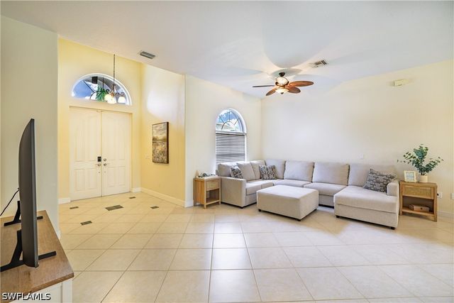 5235 Malvern CT, Naples, FL 34112