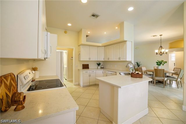 5235 Malvern CT, Naples, FL 34112