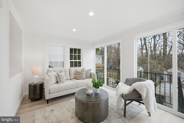 1951 39TH ST NW, Washington, DC 20007