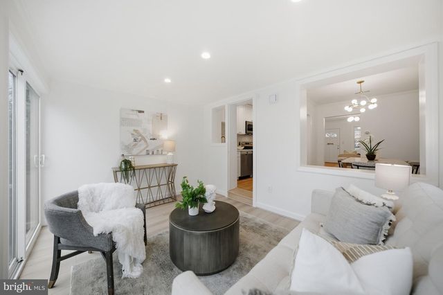 1951 39TH ST NW, Washington, DC 20007