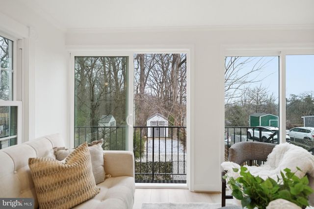 1951 39TH ST NW, Washington, DC 20007