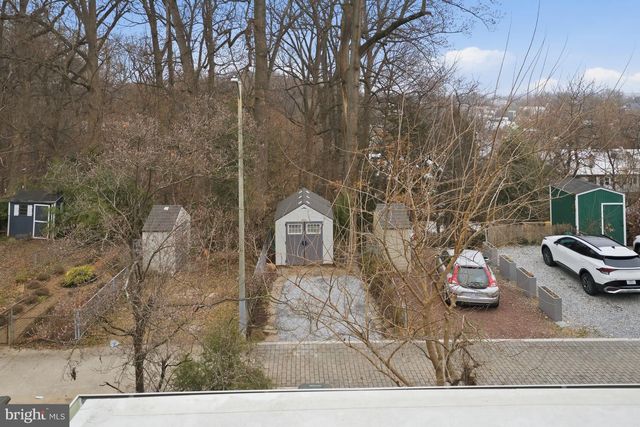 1951 39TH ST NW, Washington, DC 20007