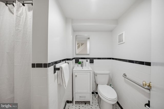 1951 39TH ST NW, Washington, DC 20007