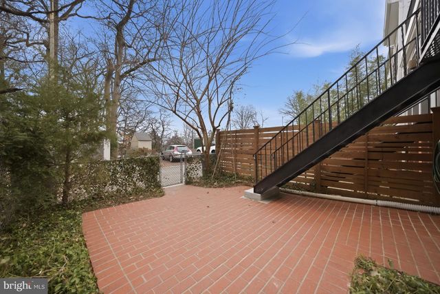 1951 39TH ST NW, Washington, DC 20007