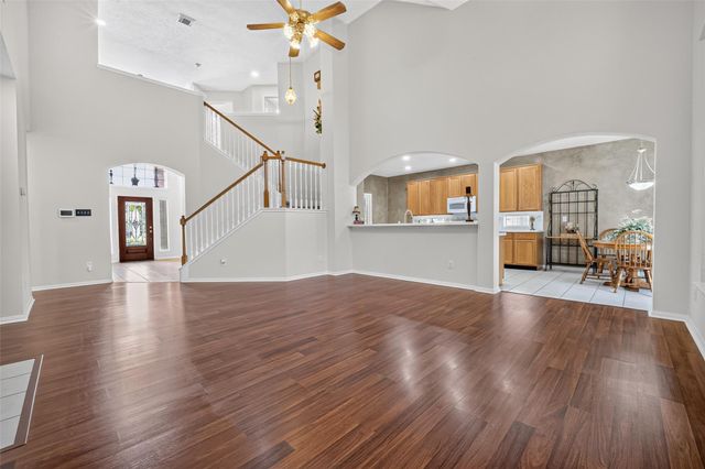 2419 Bay Hill Drive, Baytown, TX 77523