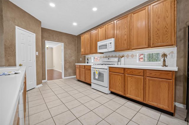 2419 Bay Hill Drive, Baytown, TX 77523