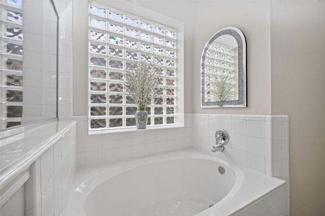 2419 Bay Hill Drive, Baytown, TX 77523