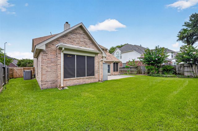 2419 Bay Hill Drive, Baytown, TX 77523