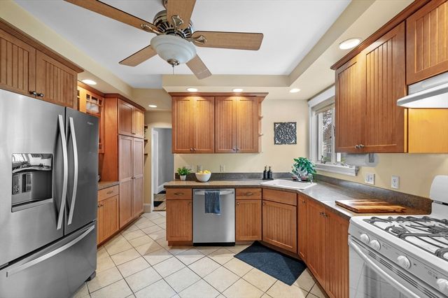 25 Lyman St, Beverly, MA 01915