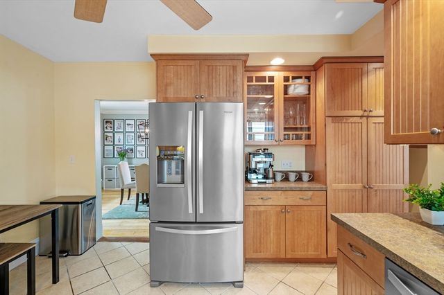 25 Lyman St, Beverly, MA 01915