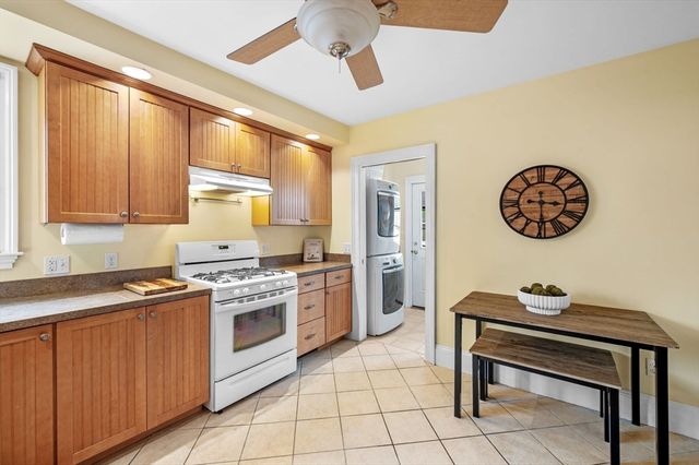 25 Lyman St, Beverly, MA 01915