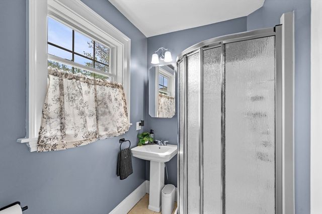 25 Lyman St, Beverly, MA 01915