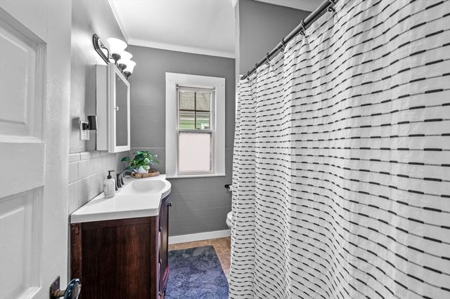 25 Lyman St, Beverly, MA 01915