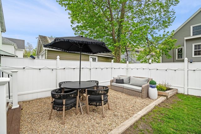 25 Lyman St, Beverly, MA 01915