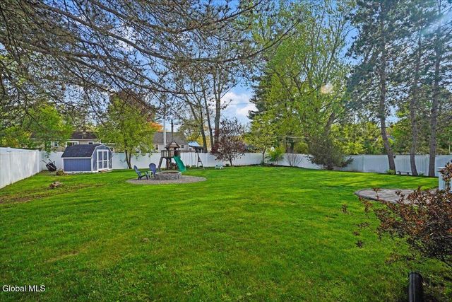 4 Wilson Drive, Glenville, NY 12302
