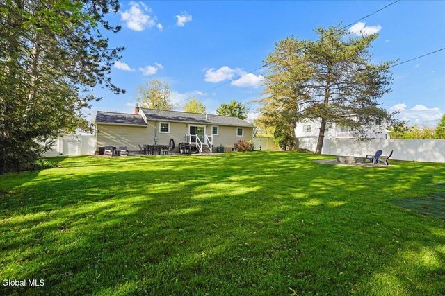 4 Wilson Drive, Glenville, NY 12302