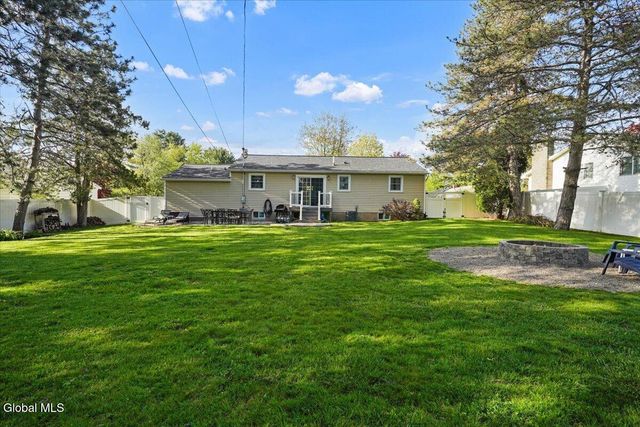 4 Wilson Drive, Glenville, NY 12302