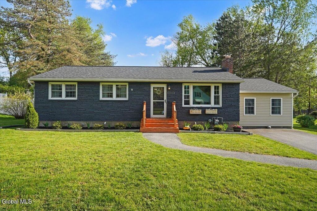 4 Wilson Drive, Glenville, NY 12302