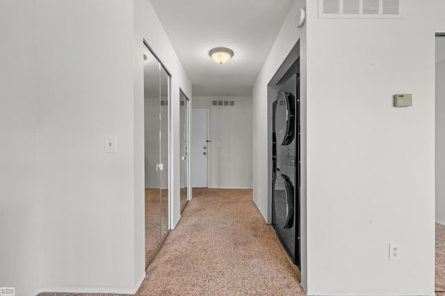 4960 Lake Point Drive, Waterford, MI 48329