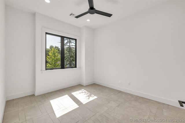 11906 S Urbana Avenue, Tulsa, OK 74137