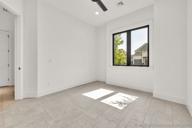 11906 S Urbana Avenue, Tulsa, OK 74137