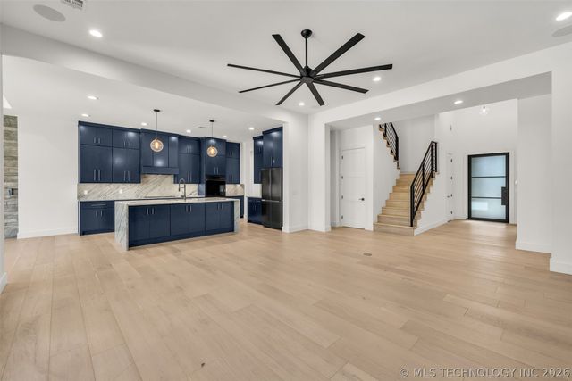11906 S Urbana Avenue, Tulsa, OK 74137