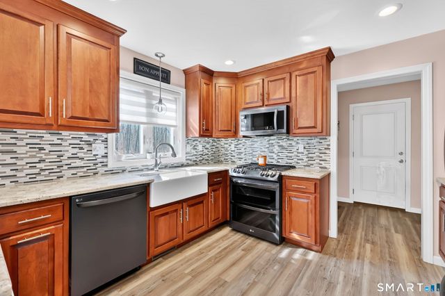 36 Daniel Drive, Colchester, CT 06415