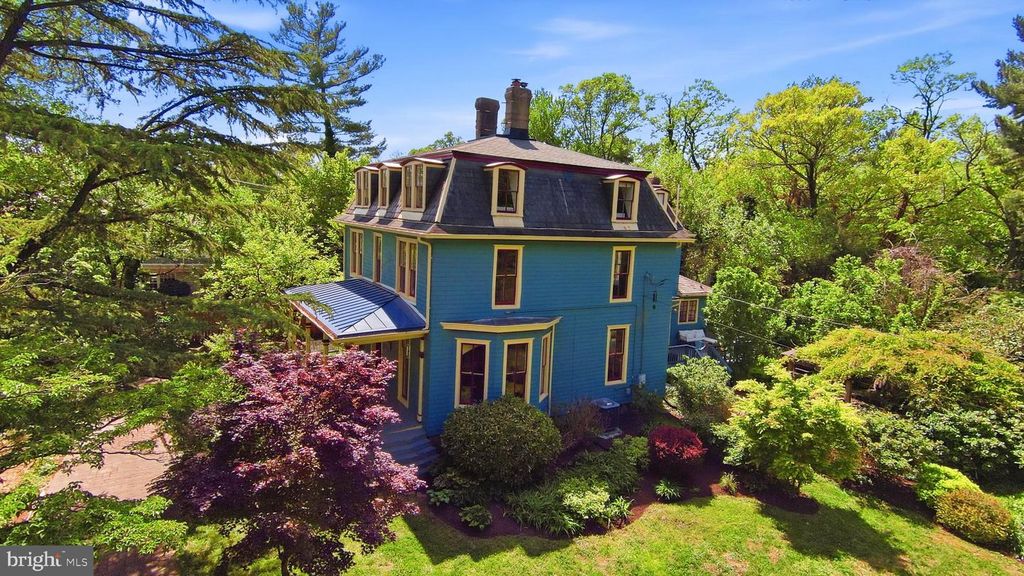 Image 1 of property listing at 1102 EDGEVALE RD, Silver Spring, MD 20910