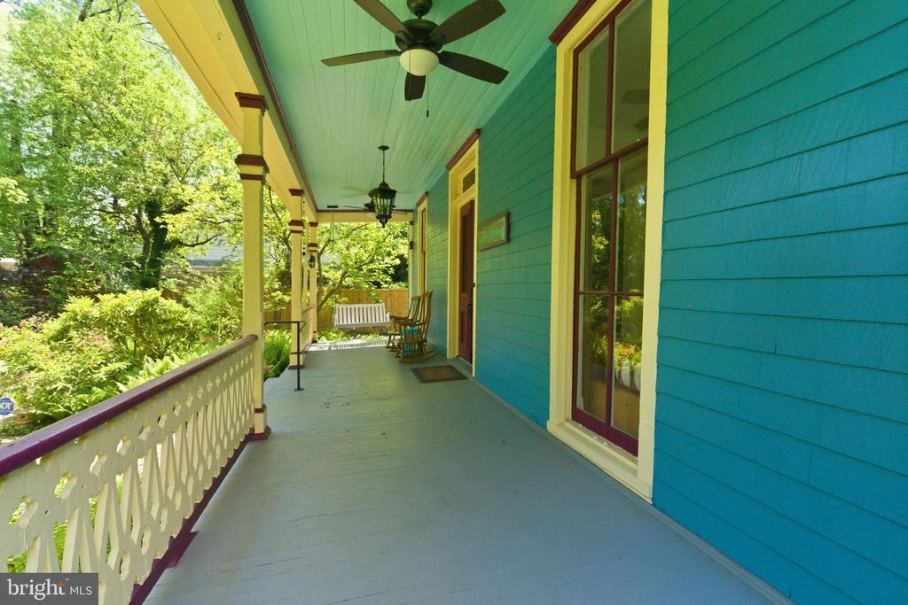 Image 10 of property listing at 1102 EDGEVALE RD, Silver Spring, MD 20910
