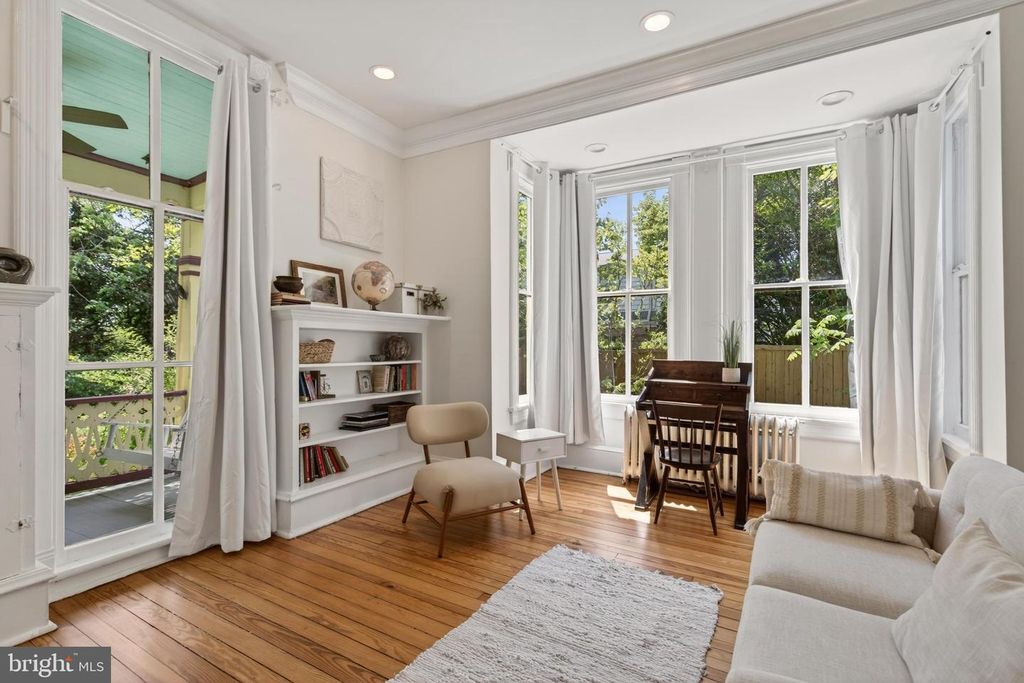 Image 14 of property listing at 1102 EDGEVALE RD, Silver Spring, MD 20910
