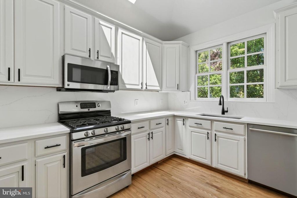 Image 31 of property listing at 1102 EDGEVALE RD, Silver Spring, MD 20910