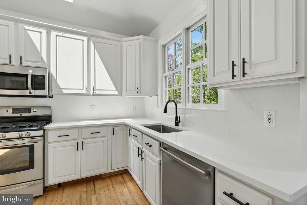 Image 33 of property listing at 1102 EDGEVALE RD, Silver Spring, MD 20910