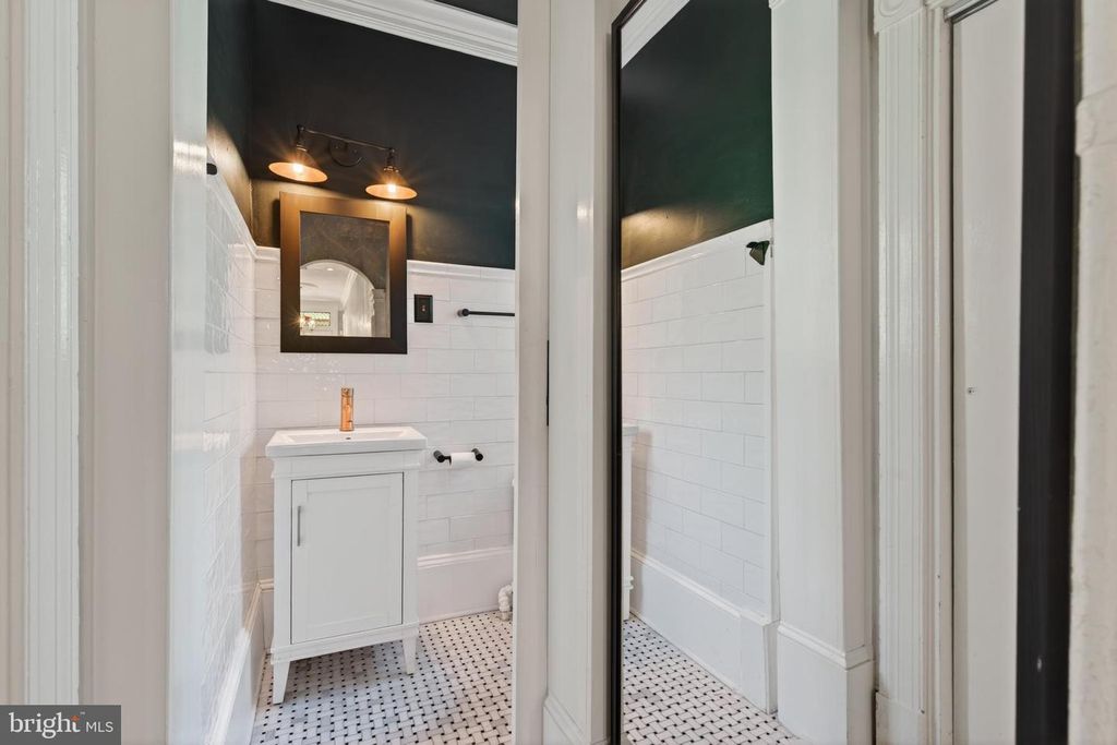 Image 35 of property listing at 1102 EDGEVALE RD, Silver Spring, MD 20910