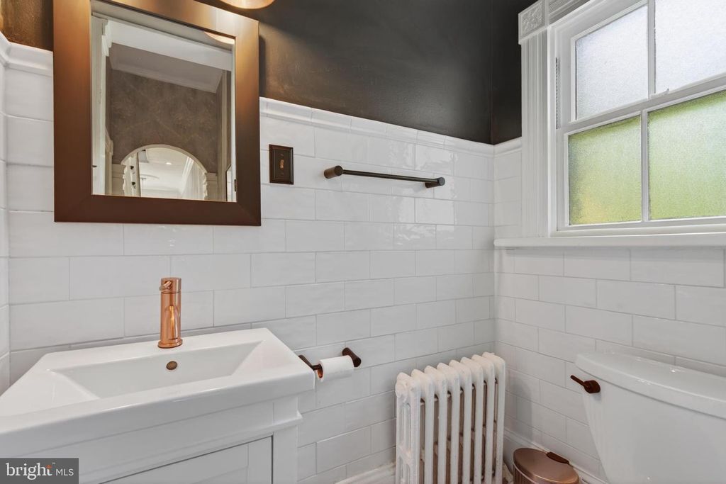 Image 36 of property listing at 1102 EDGEVALE RD, Silver Spring, MD 20910